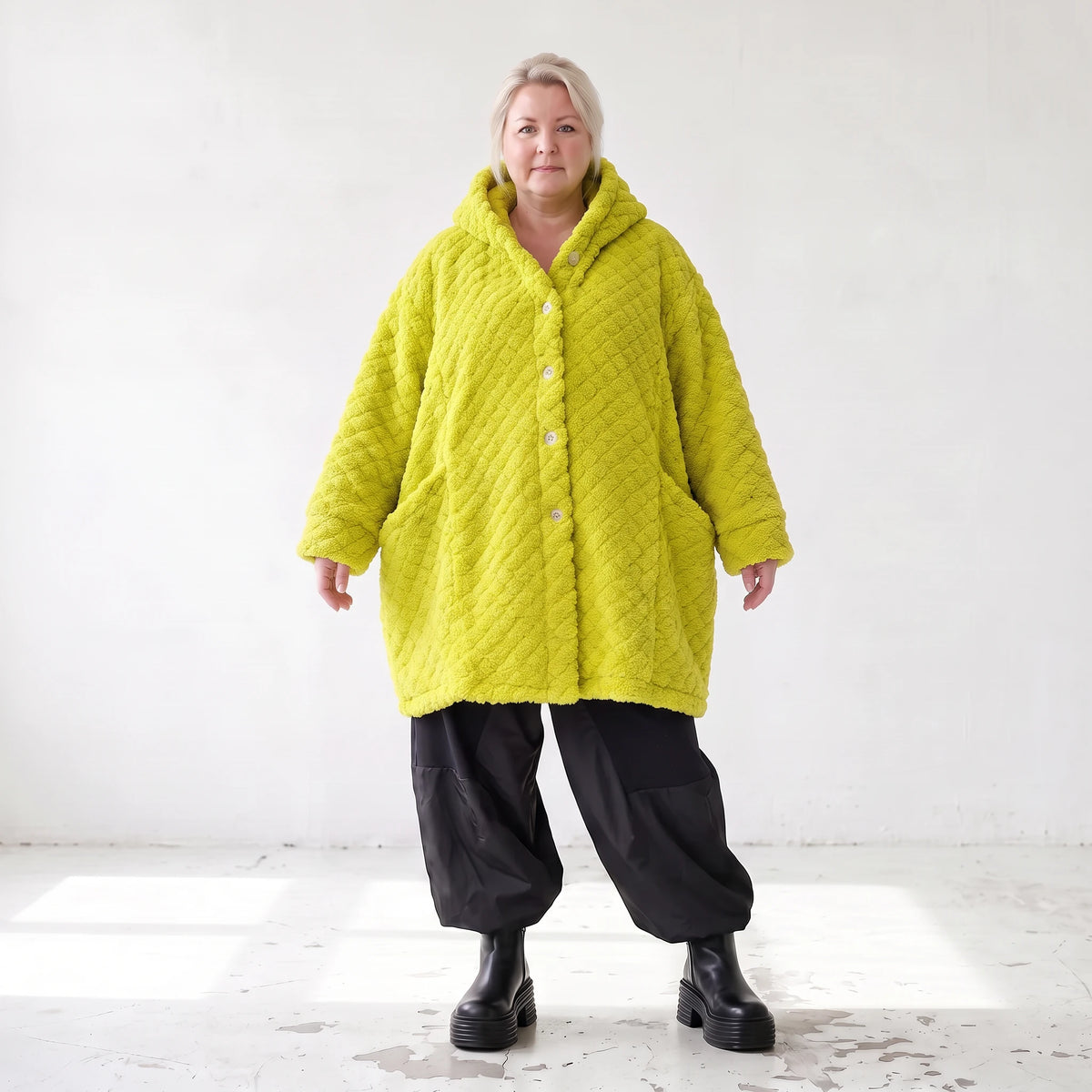 Flauschige limette Teddyjacke in Ballonform mit Kapuze und Taschen für Winterkomfort