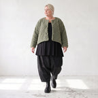 Kuschelige khakifarbene Teddyjacke mit Rundhalsausschnitt Knopfleiste und softer Form