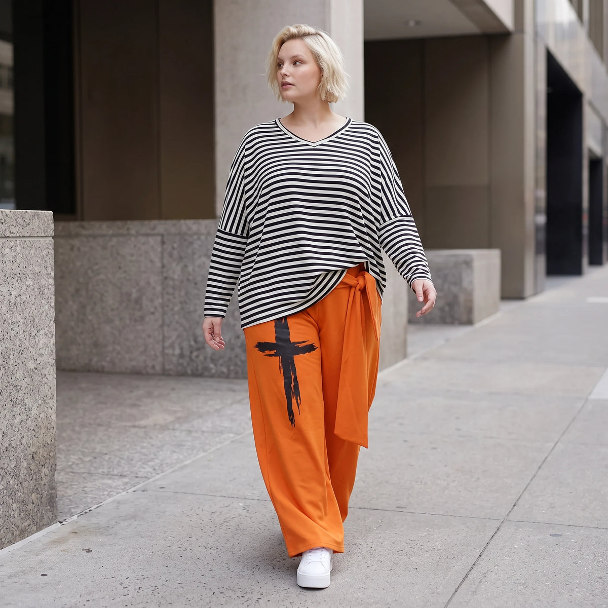 Marlenehose aus weichem Fleece mit Stretch und elastischem Bund mit Bindegürtel für Winter