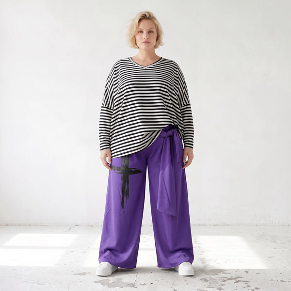 Lila Marlenehose aus weichem warmem Fleece mit Elasthan elastischem Bund und Bindegürtel