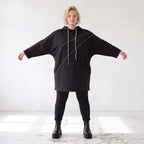 Schwarzer Fleece Hoody mit Stretch in gerader Form kuschelig weich und herrlich bequem