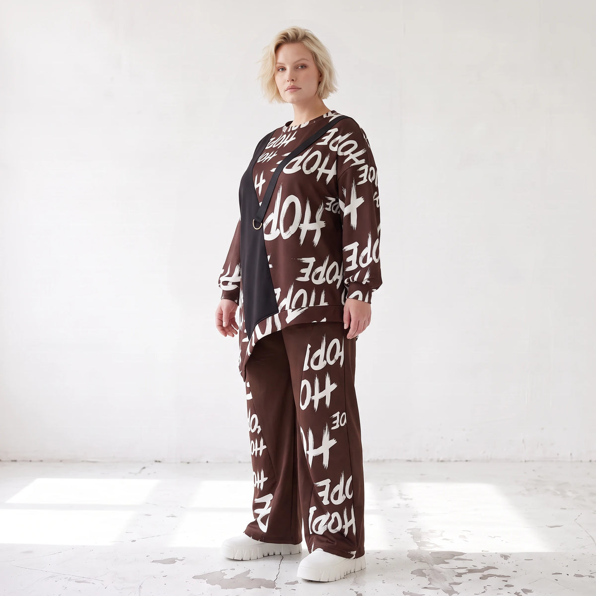 Braunes Fleeceshirt mit asymmetrischem Schnitt und Zipfelsaum weich und herrlich warm