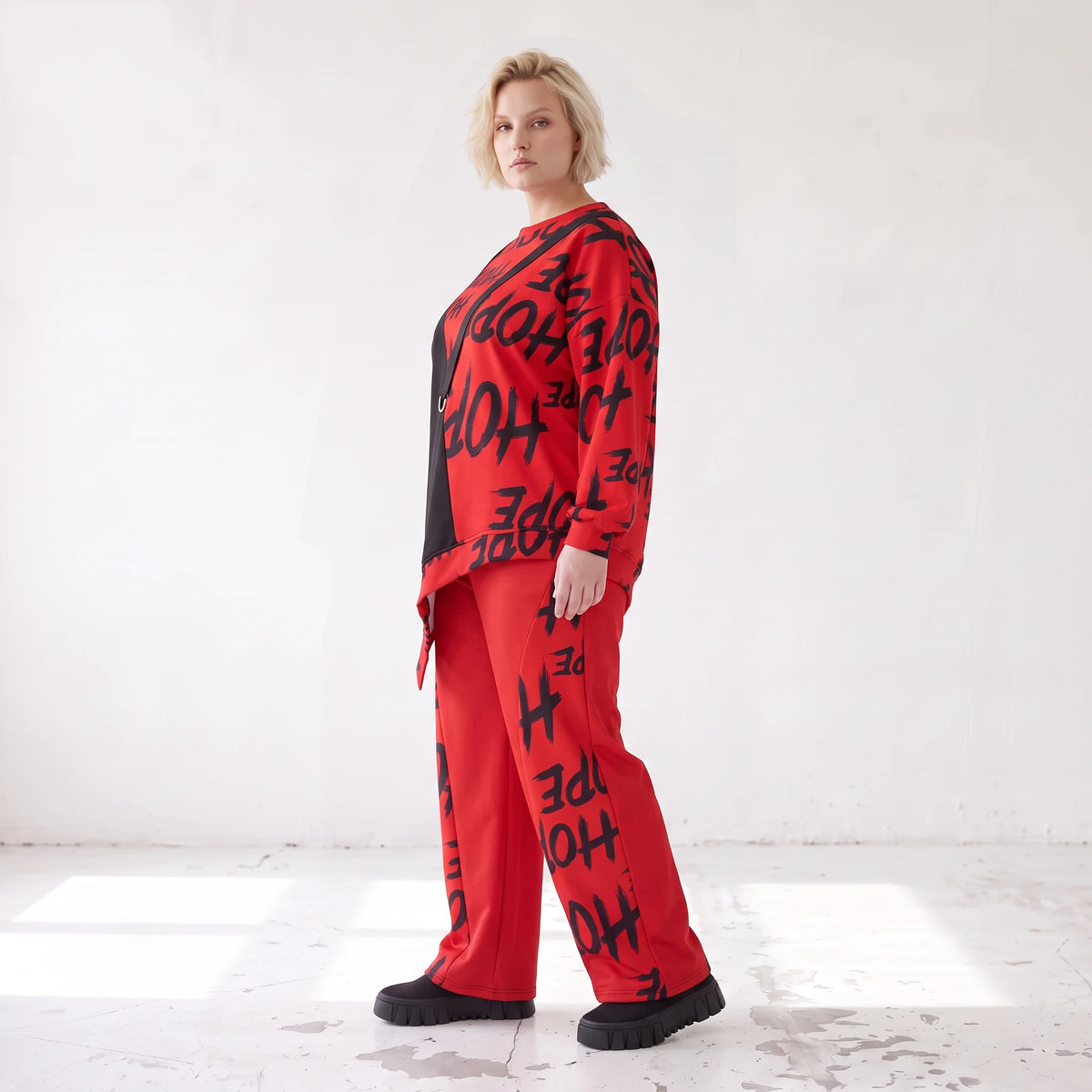Asymmetrisches Langarmshirt aus weichem Fleece mit Stretch und auffälligem Zipfelsaum