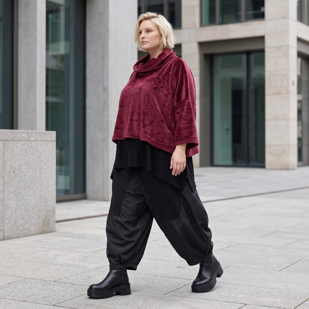Kuscheliges Plüschshirt mit Rollkragen in kastiger Form weich warm und winterlich chic