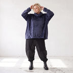 Flauschiges Plüschshirt in Marine mit Rollkragen und schmeichelnder A-Linie für Winter