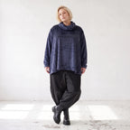 Flauschiges Plüschshirt in Marine mit Rollkragen und schmeichelnder A-Linie für Winter