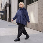 Flauschiges Plüschshirt in Marine mit Rollkragen und schmeichelnder A-Linie für Winter