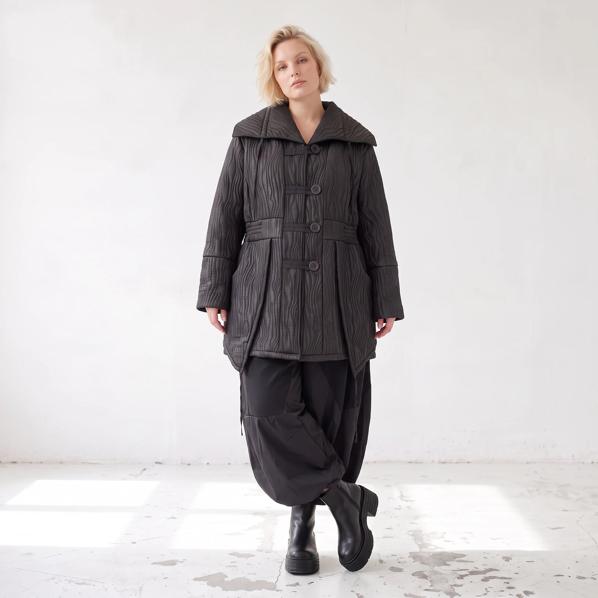 Winterjacke in Lederimitatoptik mit Tunnelzug Hemdkragen Knopfleiste und warmer Haptik