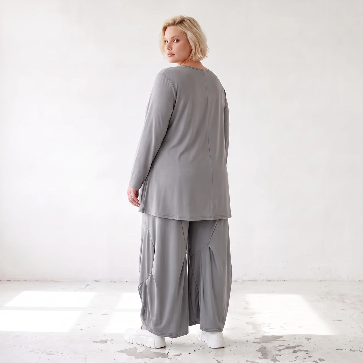 Langarmshirt in Glockenform aus Slinky mit Stretch und Rundhalsausschnitt fließend