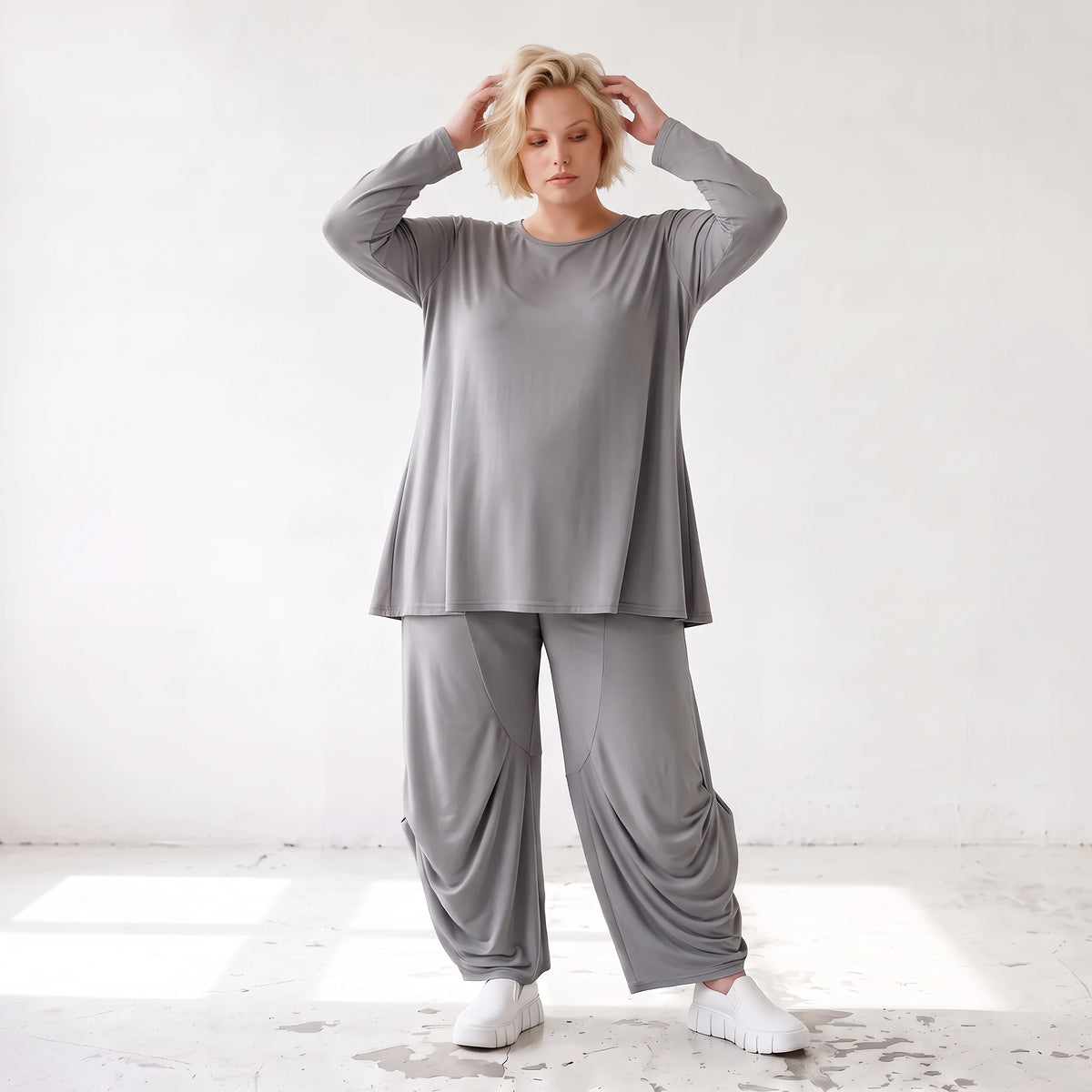 Langarmshirt in Glockenform aus Slinky mit Stretch und Rundhalsausschnitt fließend