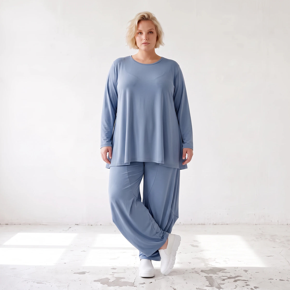 Langarmshirt in Glockenform aus weichem Stretchstoff mit Rundhalsausschnitt Basic