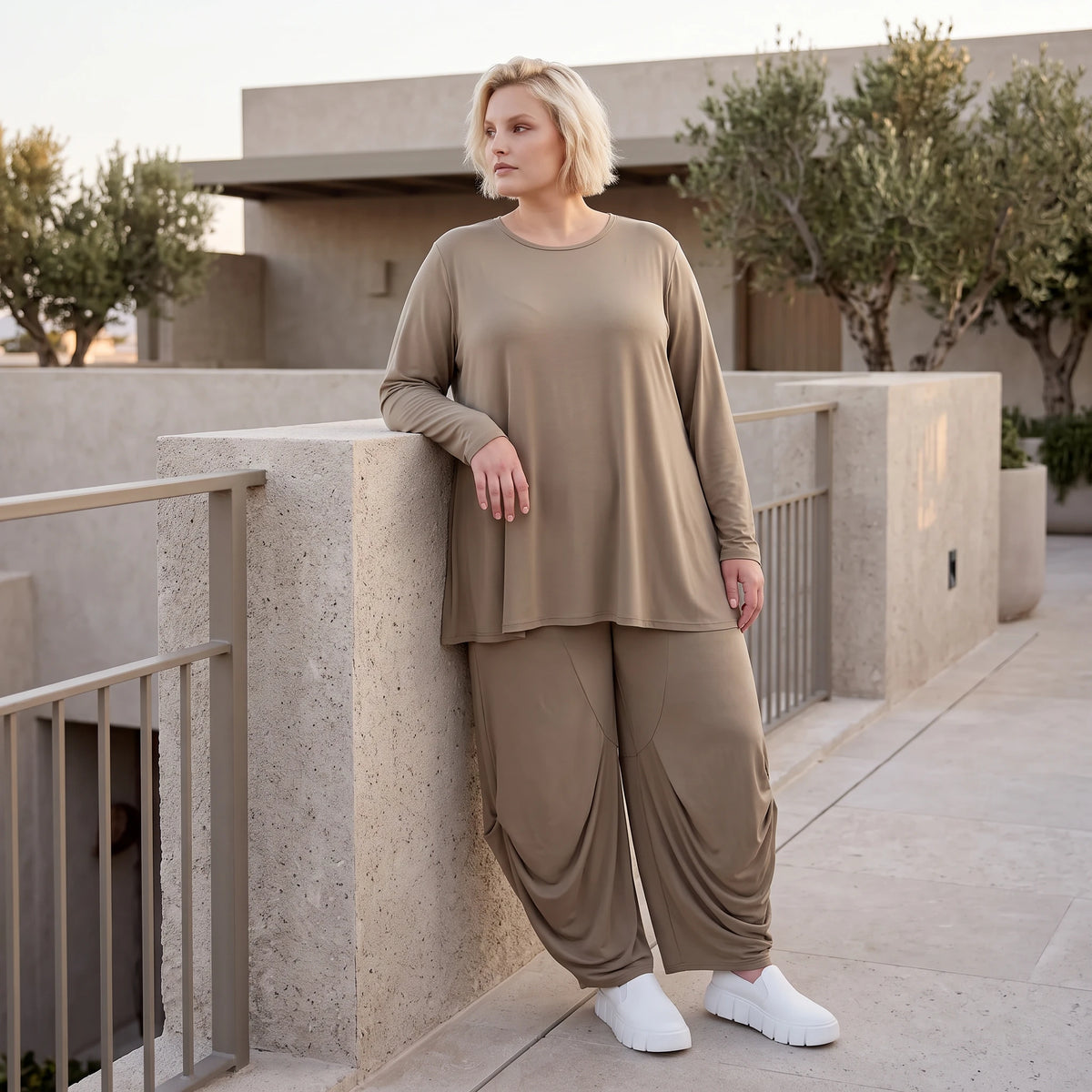 Camel Langarmshirt aus weichem Slinkystoff mit Stretch in Glockenform und Rundhals