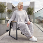 Silbergraues Slinkyshirt in Glockenform mit Rundhalsausschnitt und Stretchkomfort