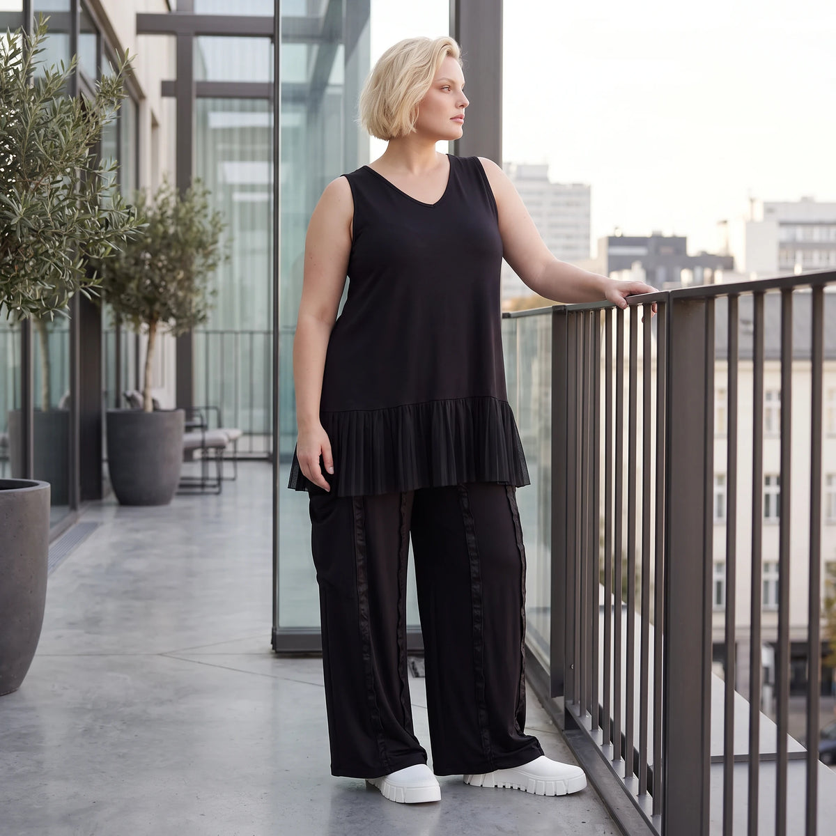 Schwarze Slinkyhose mit Stretchkomfort geradem Schnitt und bequemem Bund ohne Verschluss