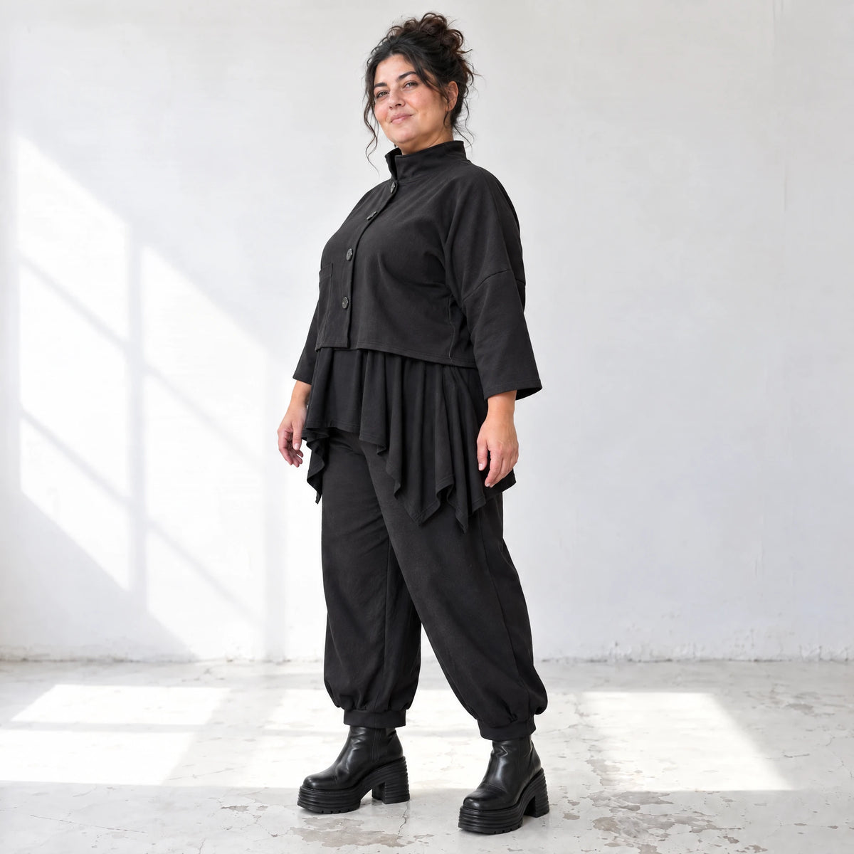 Schwarze Jeansjacke aus Stretchdenim in kastiger Form aus Baumwolle mit Elasthan