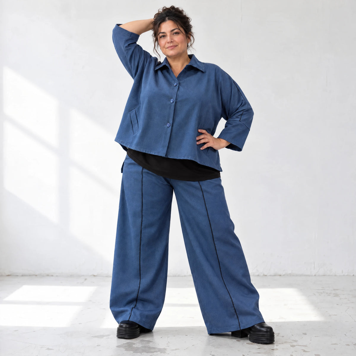 Jeansblaue Ballonhose aus Stretchdenim mit Dehnbund aus Baumwolle und Elasthan Basic