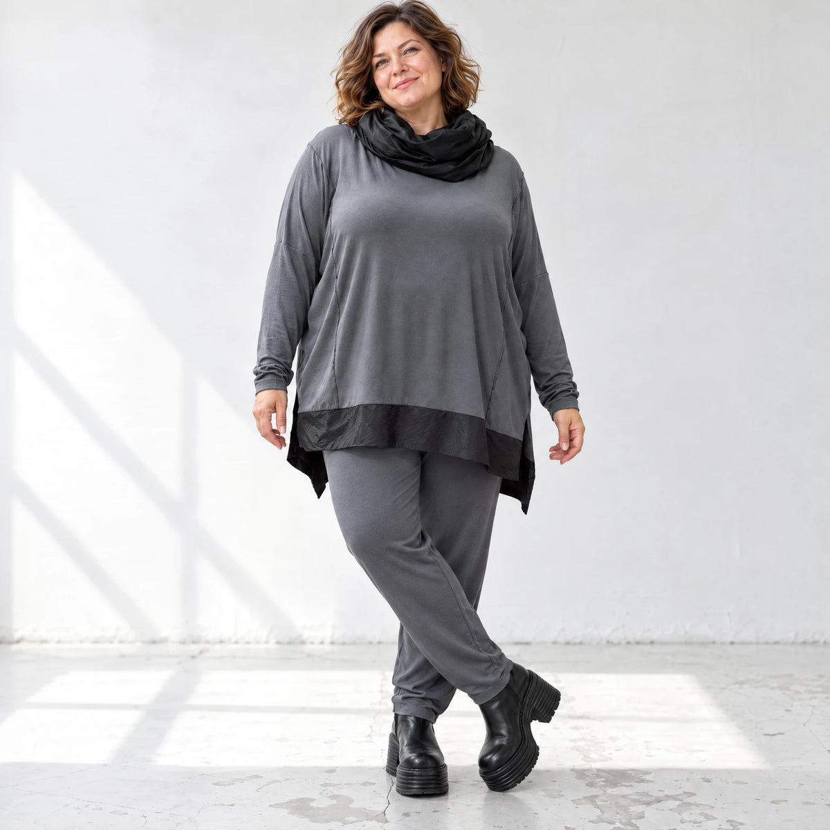 Graue Karottenleggings aus Jersey mit Stretch und Elastikbund weich und bequem warm