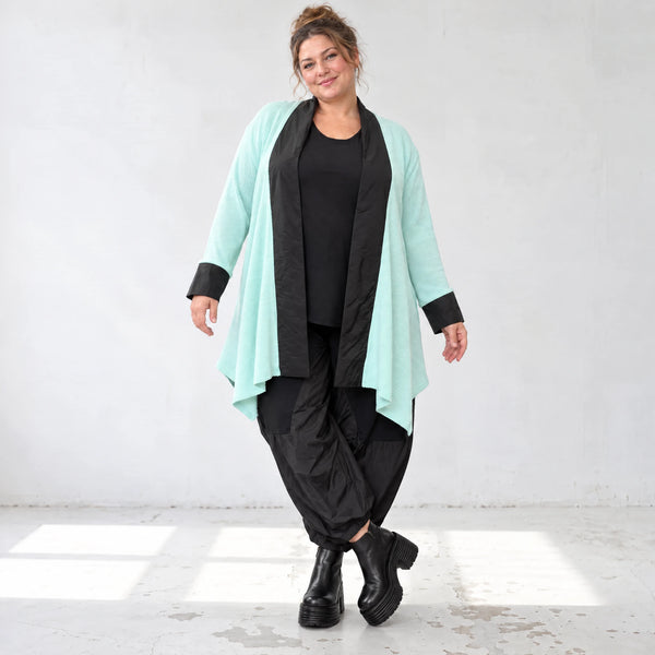 Strickcardigan aus reiner Baumwolle in Glockenform mit Stehkragen und Seitentaschen