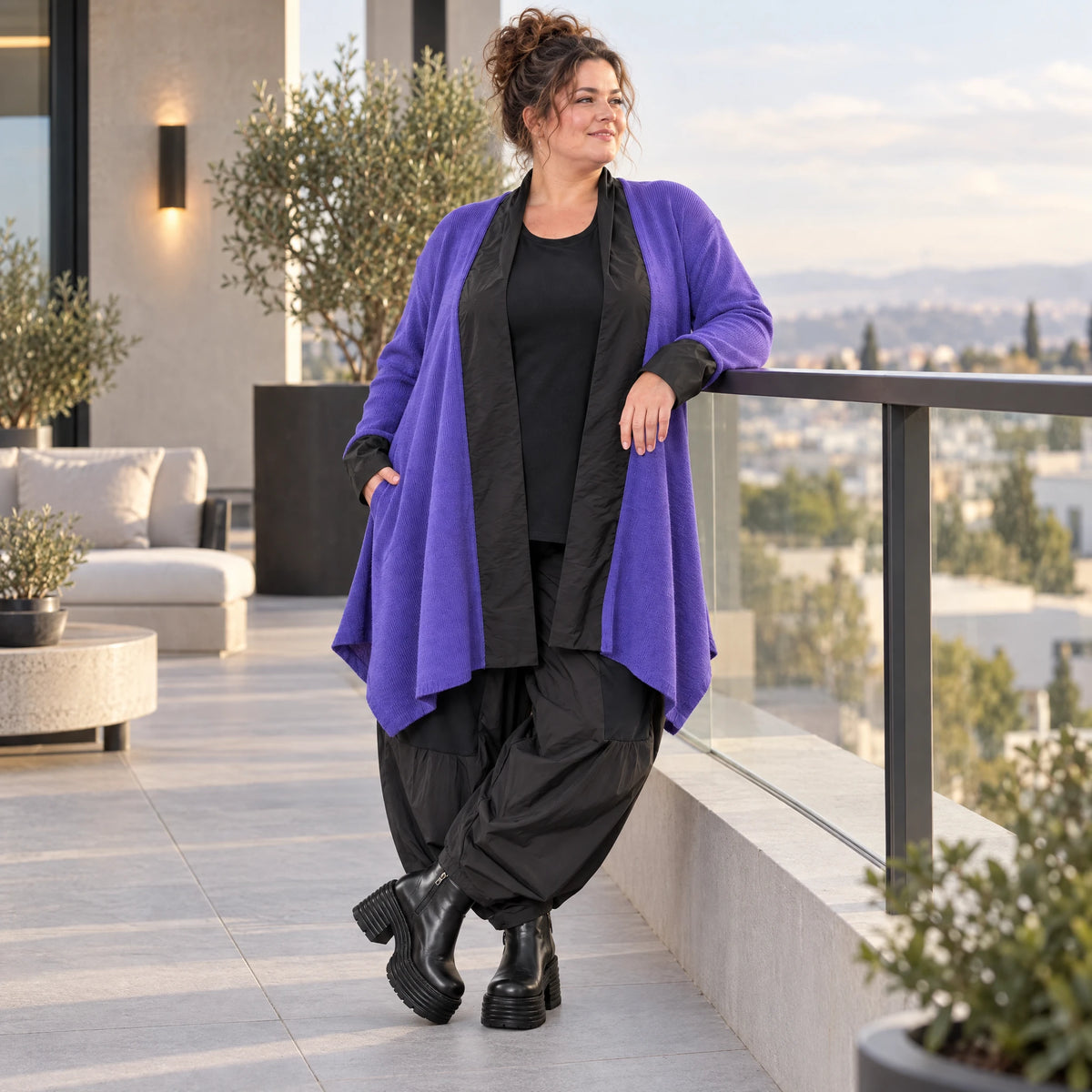 Cardigan in Violett aus Baumwollstrick mit Stehkragen in A-Linie weich und wärmend
