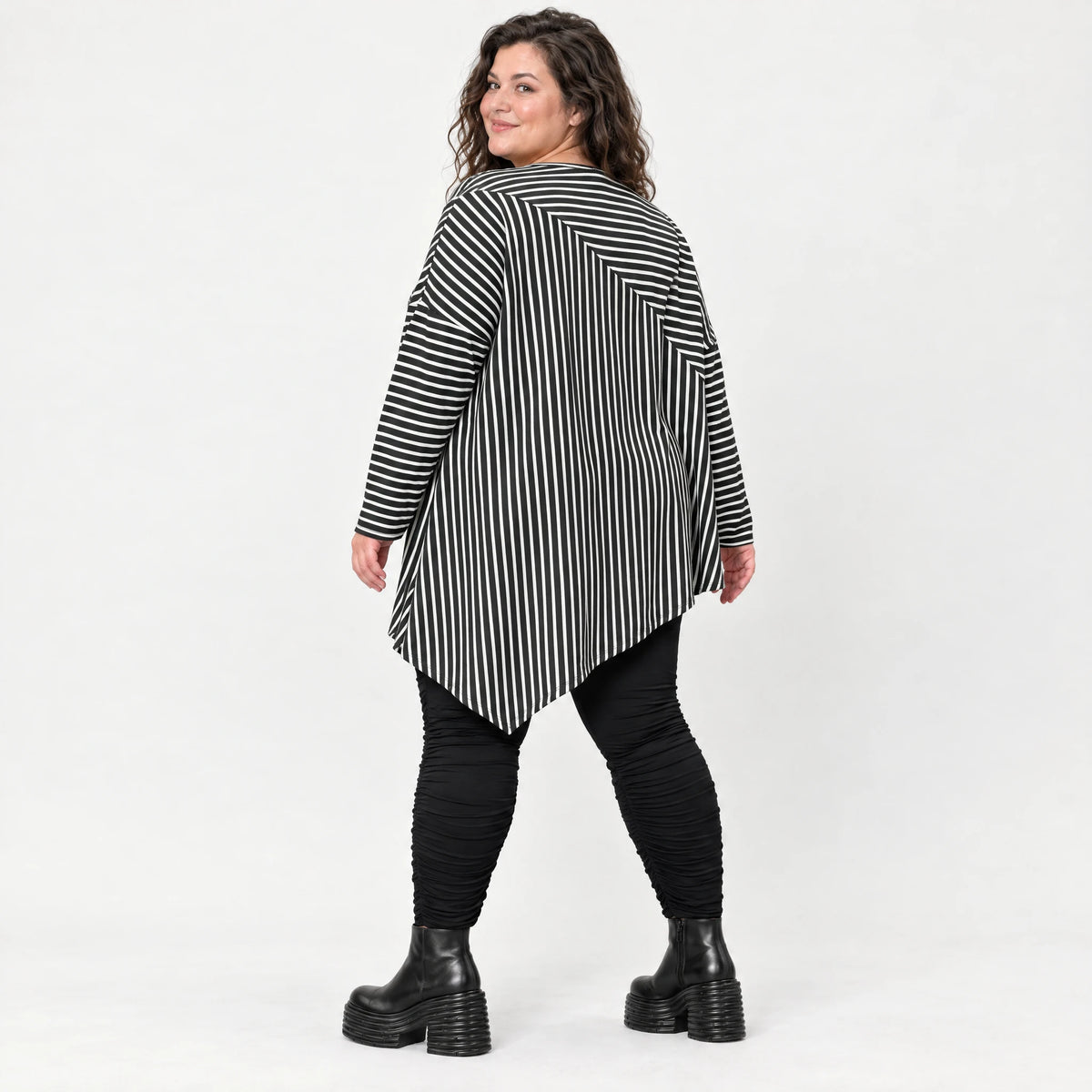 Langarmshirt in Schwarz/Weiß mit Zipfelsaum aus warmem Stretchjersey Made in Italy