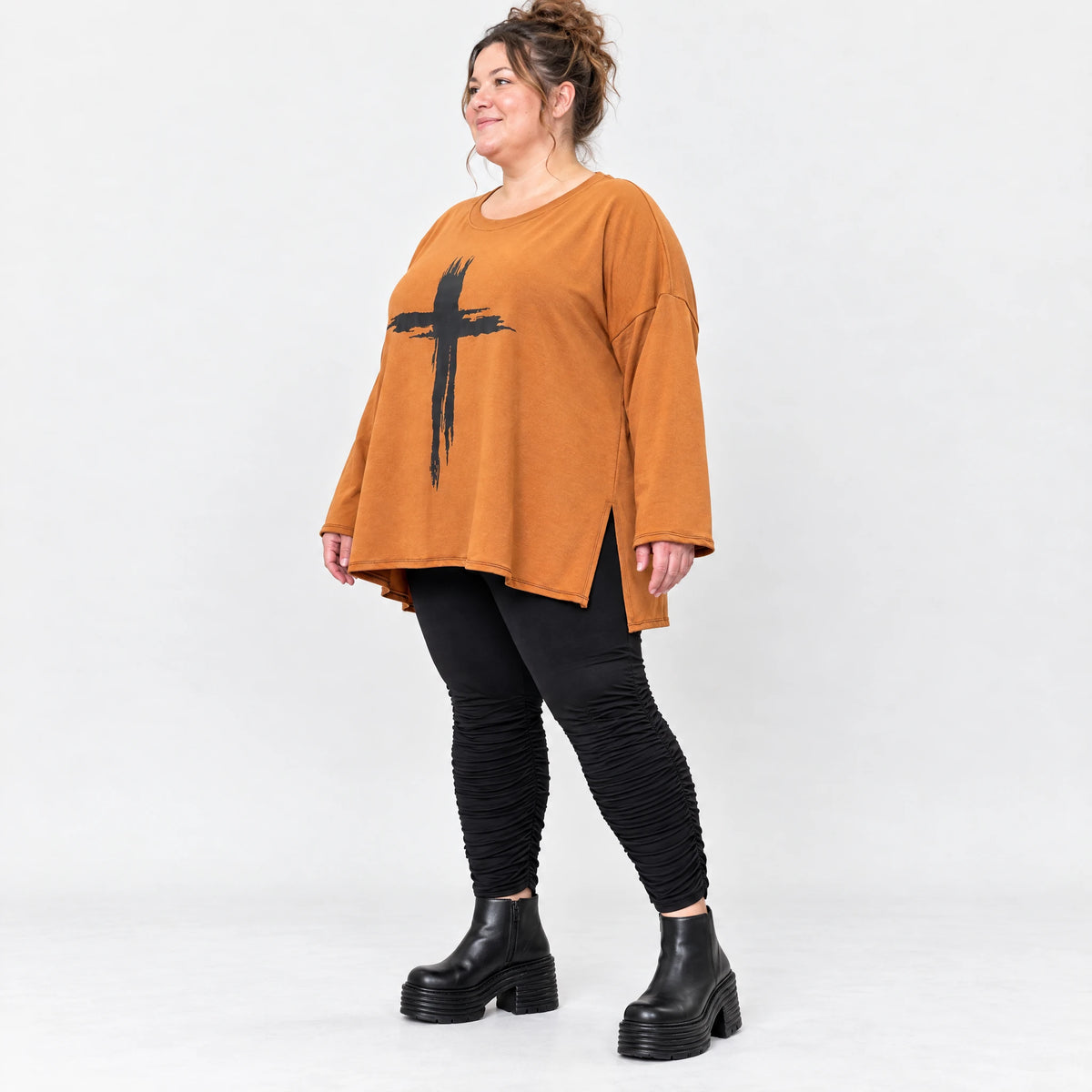 Braunes Langarmshirt mit fließender A-Linie und Rundhalsausschnitt aus Stretchjersey