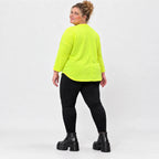 Neongelbes Shirt aus weichem Baumwolljersey mit Rundhalsausschnitt 7/8-Arm und Taschen