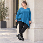 Blaues Langarmshirt mit asymmetrischem Zipfelsaum aus weichem Stretchjersey Made in Italy