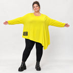Langarmshirt in sonnigem Gelb aus weichem Stretchjersey mit asymmetrischem Zipfelsaum