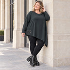Schwarzes Langarmshirt mit asymmetrischem Zipfelsaum in warmem Stretchjersey aus Italien