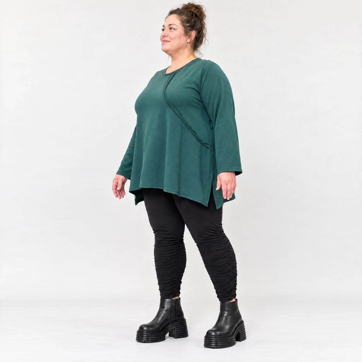 Langarmshirt in Dunkelgrün mit A-Linie und Rundhalsausschnitt aus weichem Stretchjersey
