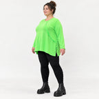 Langarmshirt in Grün aus feinem warmem Stretchjersey aus Italien mit fließender A-Linie