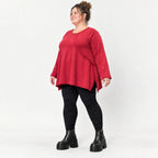 Rotes Langarmshirt mit fließender A-Linie aus weichem Stretchjersey gefertigt in Italien