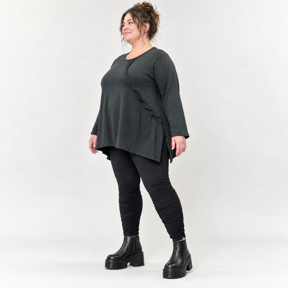 Schwarzes Langarmshirt Basic in fließender A-Linie aus weichem Stretchjersey aus Italien