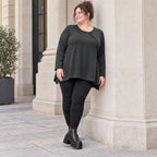 Schwarzes Langarmshirt Basic in fließender A-Linie aus weichem Stretchjersey aus Italien