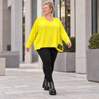 Langarmshirt in Gelb aus weichem Stretchjersey mit V-Ausschnitt und kastiger Passform