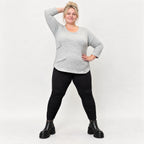 Langarmshirt in Grau/Schwarz aus weichem Flauschgarn mit Rundhalsausschnitt und Taschen