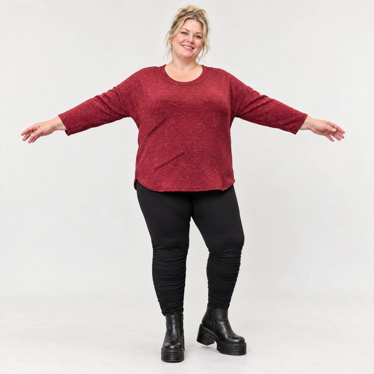 Langarmshirt aus flauschigem Feinstrick in Rot/Weiß mit Rundhalsausschnitt und Taschen