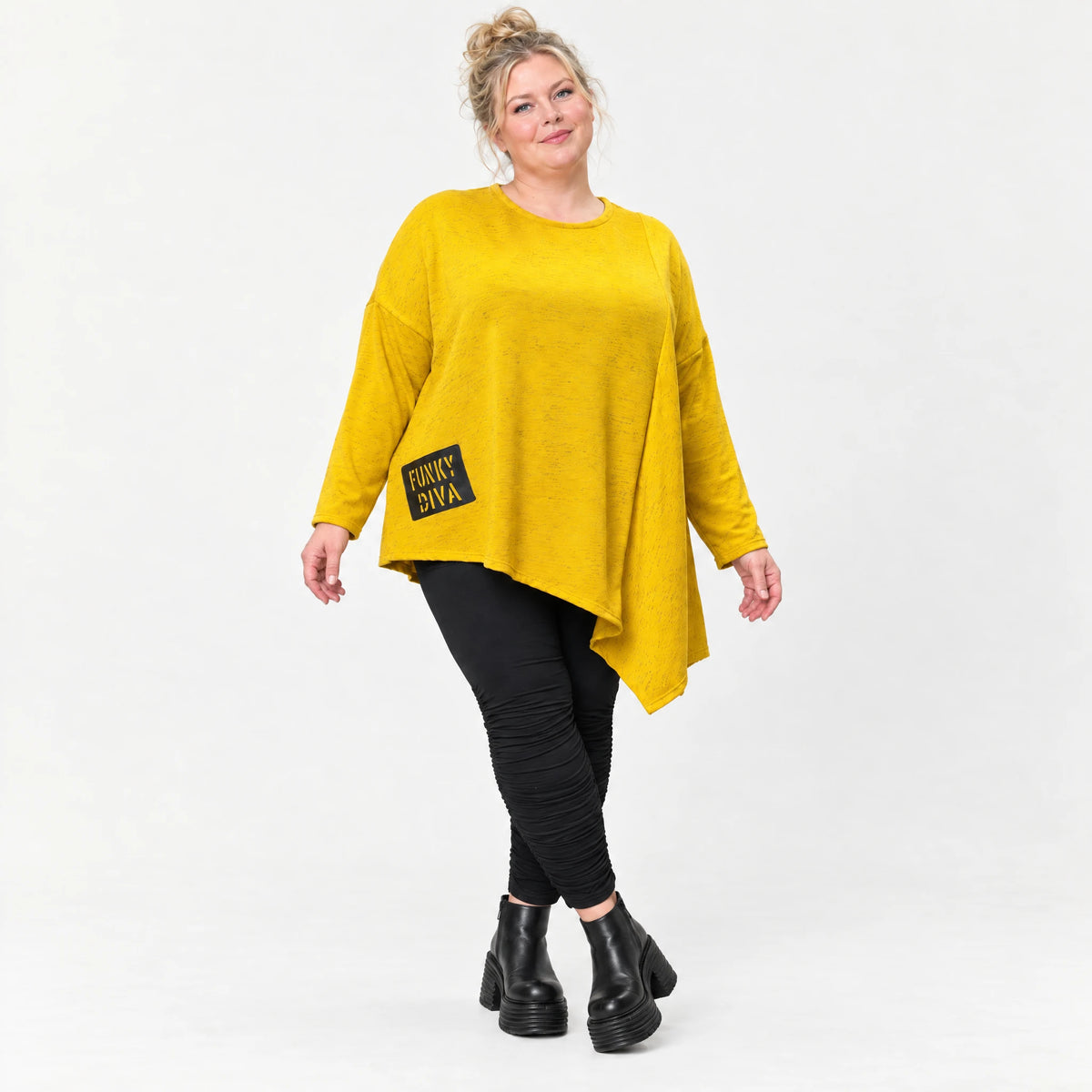 Feinstrickshirt in Gelb mit asymmetrischem Zipfelsaum Langarm und Rundhalsausschnitt
