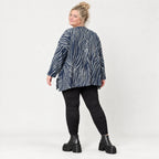 Langarmshirt aus weichem Feinstrick in Blau/Grau mit A-Linie und seitlichen Schlitzen