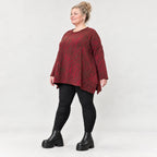Flauschiges Feinstrickshirt in Rot/Braun mit Rundhalsausschnitt und fließender A-Linie