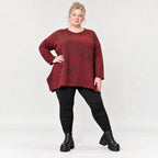 Flauschiges Feinstrickshirt in Rot/Braun mit Rundhalsausschnitt und fließender A-Linie