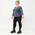 Langarmshirt aus flauschigem Feinstrick in Blau/Grau mit lockerer gerundeter Schnittform