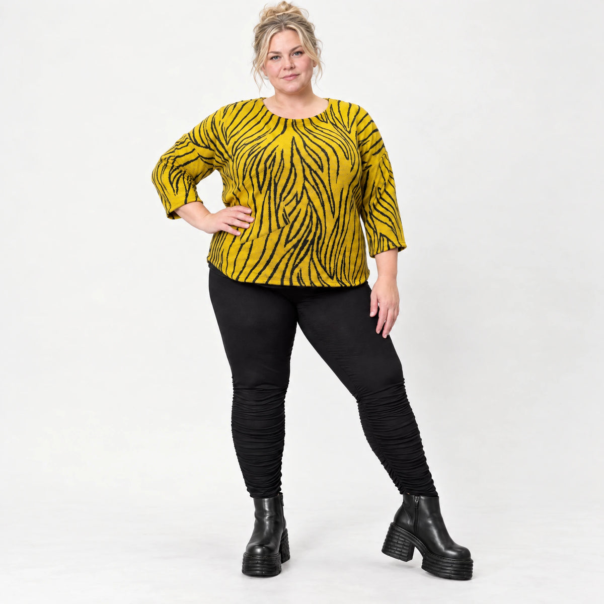 Flauschiges Strickoberteil Gelb/Schwarz mit Rundhalsausschnitt und aufgesetzten Taschen