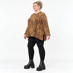 Flauschiges Langarmshirt in Braun/Schoko aus warmem Feinstrick mit schmeichelnder A-Linie