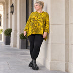 Kuscheliges Langarmshirt aus flauschigem Feinstrick in A-Linie mit Gelb/Schwarz Muster