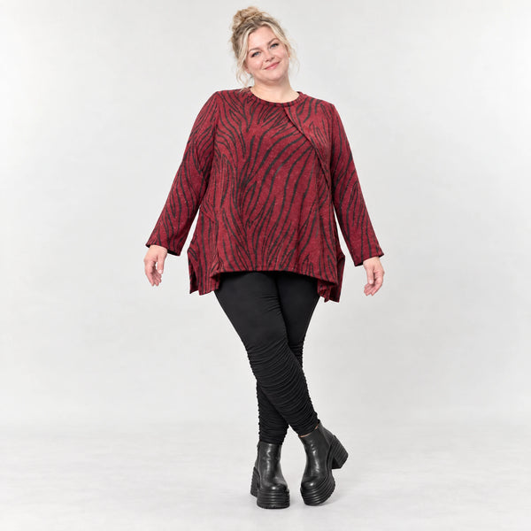 Flauschiges Strickoberteil in Rot/Schwarz mit ausgestellter A-Linie aus weichem Feinstrick