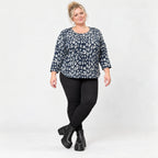 Feinstrickshirt in Marineblau/Grau mit Rundhalsausschnitt und aufgesetzten Taschen