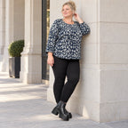 Feinstrickshirt in Marineblau/Grau mit Rundhalsausschnitt und aufgesetzten Taschen