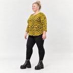 Flauschiges Feinstrickshirt in Gelb/Schwarz mit aufgesetzten Taschen für kalte Wintertage