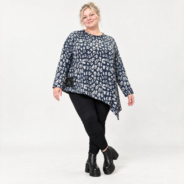 Asymmetrisches Feinstrickshirt in Marineblau/Grau mit Zipfelsaum und Rundhalsausschnitt